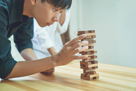 循序渐进的网页制作指南：初学者分步掌握 (循序渐jinabo)